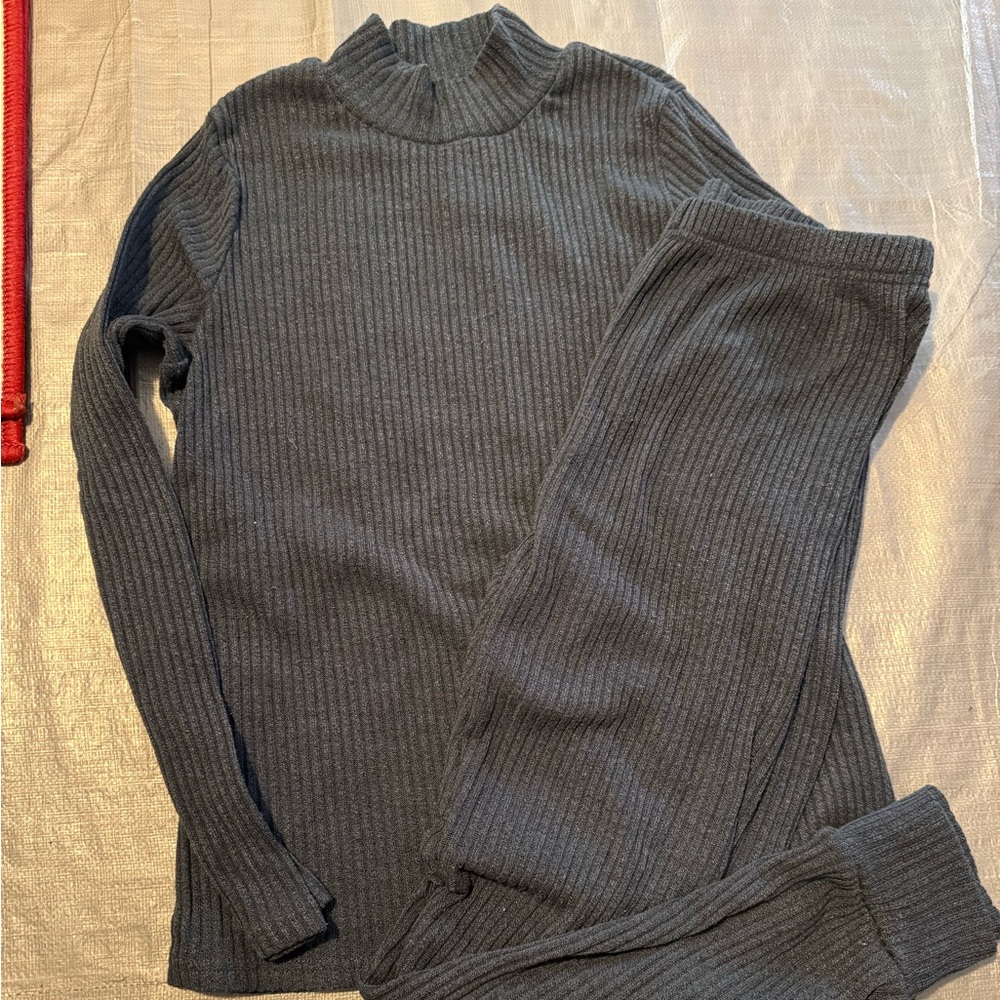 Women’s Gray Ribbed Set